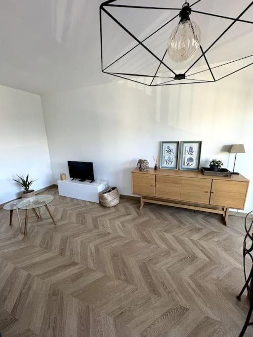 Appartement Neuf Avec Balcon Et Parking Prive Καν Εξωτερικό φωτογραφία